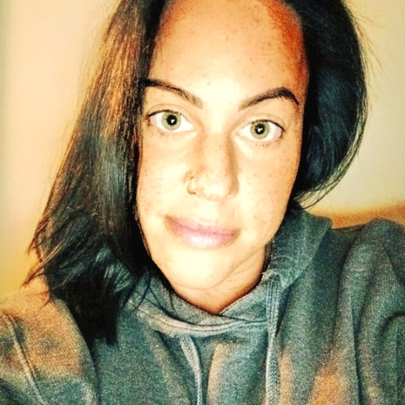 Meet your Posher, Leta - Picture 3 of 11